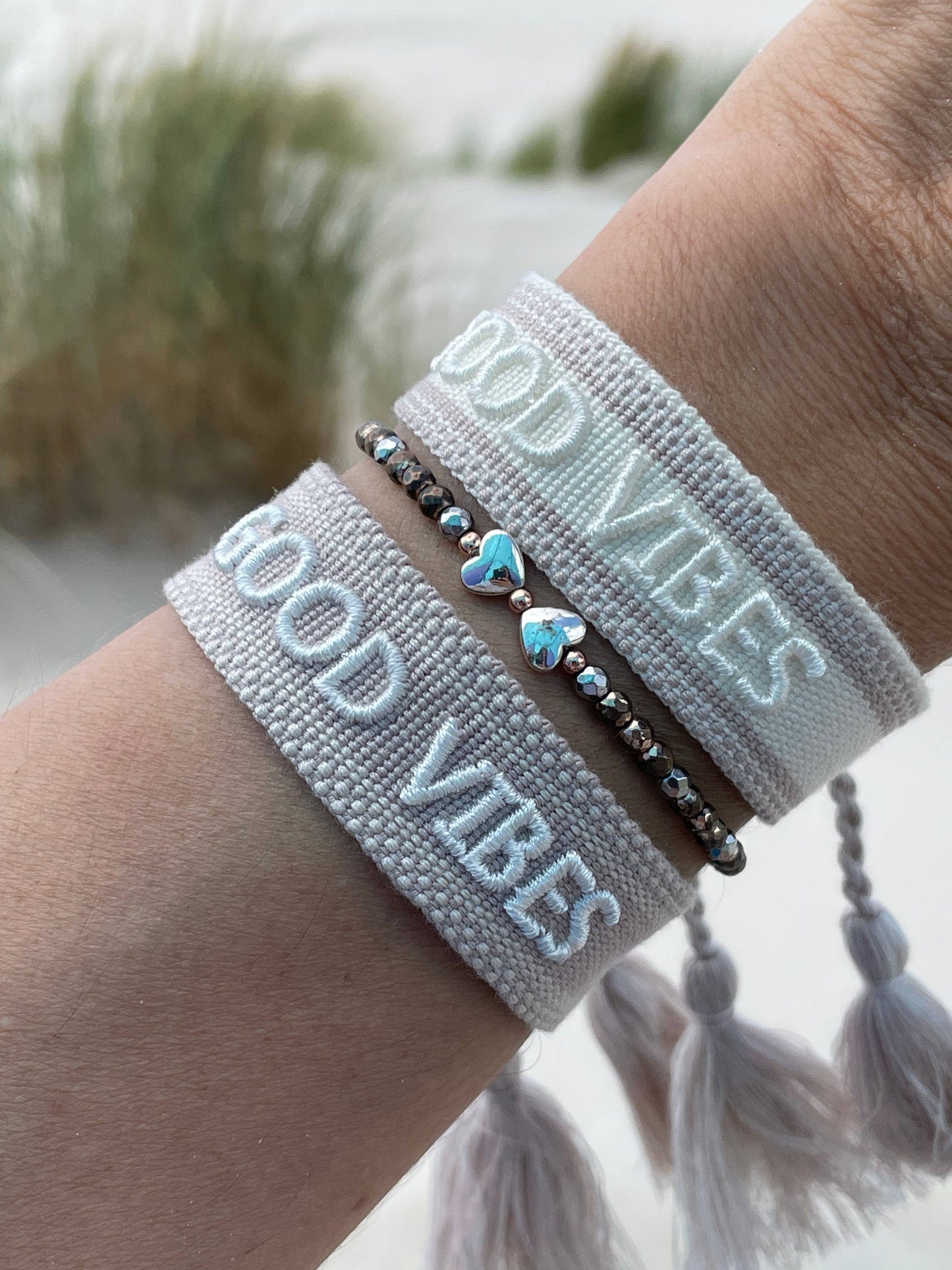 GOOD VIBES Statement Armband gewebt, bestickt