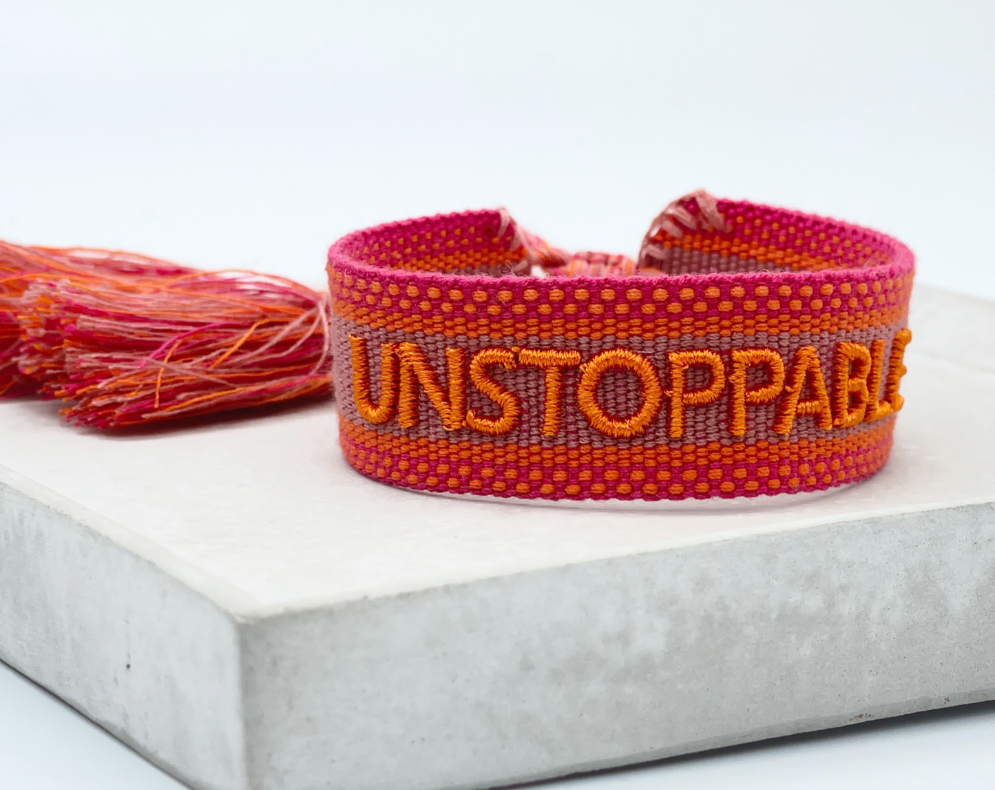 UNSTOPPABLE Statement Armband gewebt, bestickt