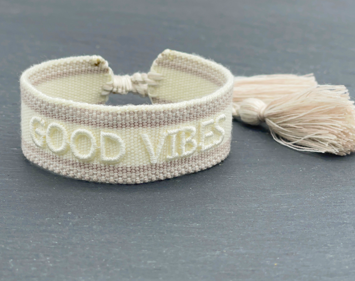 GOOD VIBES Statement Armband gewebt, bestickt