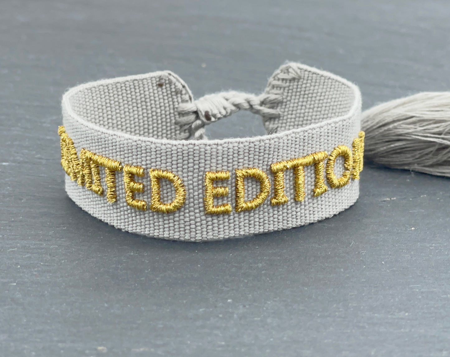 LIMITED EDITION Statement Armband gewebt, bestickt